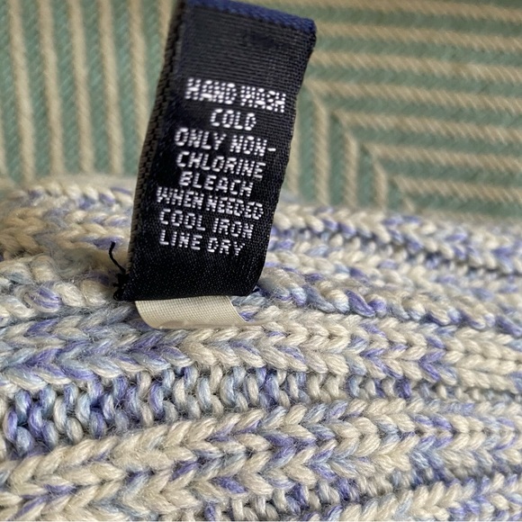 GAP Knit Winter Hat - Picture 3 of 3